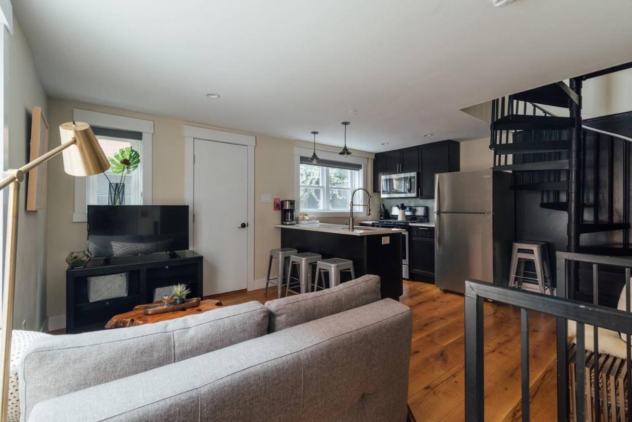 Renovated & Modern In Downtown Philly Apartment Philadelphia